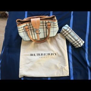 Vintage Burberry London hand bag set